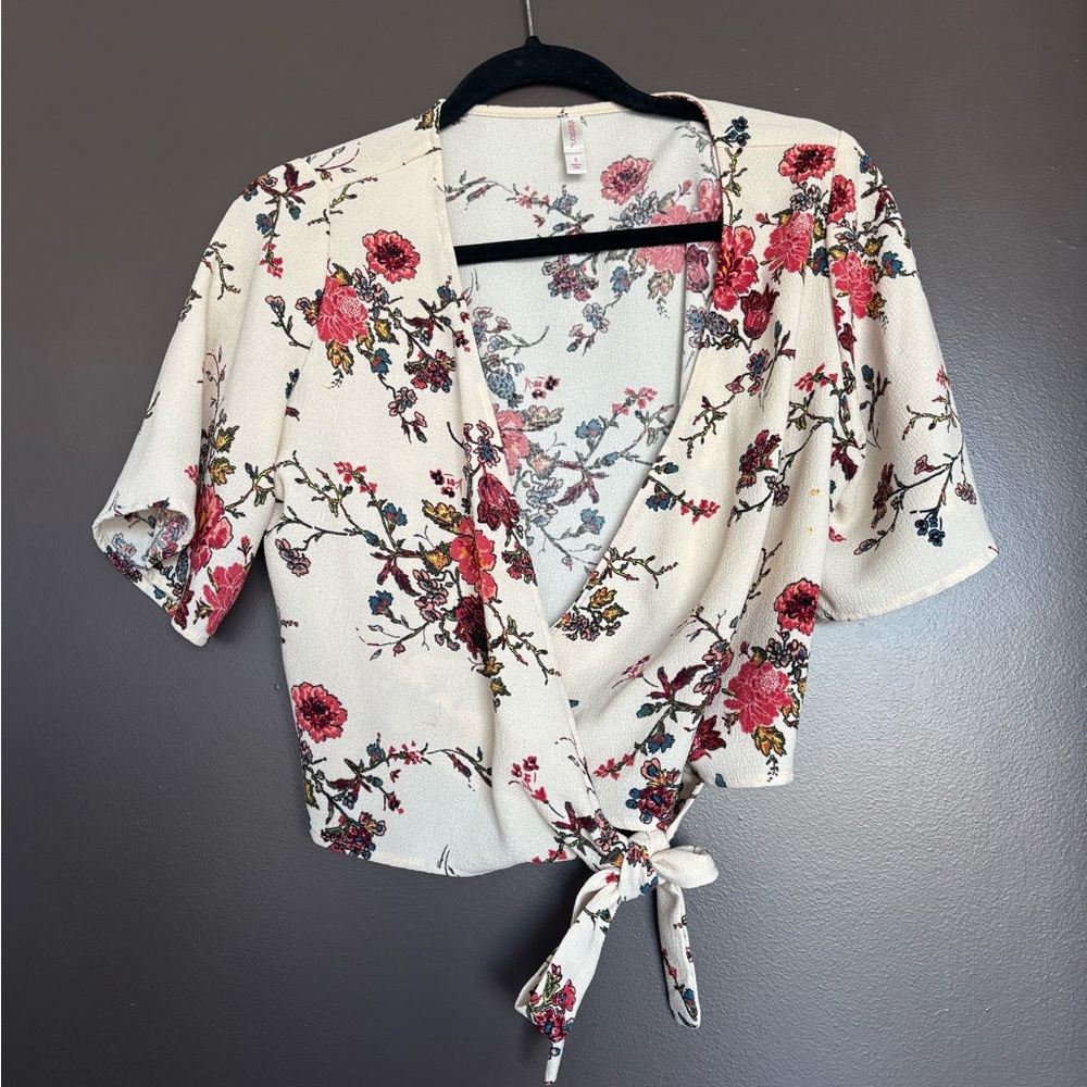 Floral tie front
